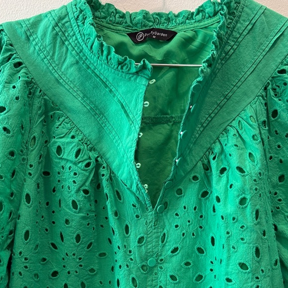 Green Eyelet Puff Sleeve Top Sz M - Picture 5 of 6